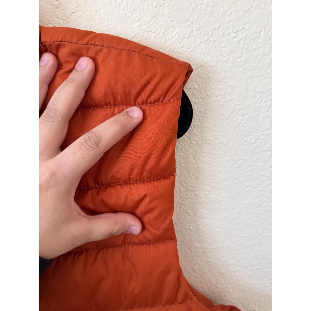 Old Navy Men's Water-Resistant Narrow-Channel Puffer Vest Orange Winter *Flaw* - Picture 2 of 7